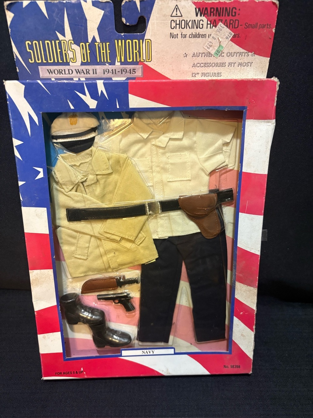 VTG 1996 Soldiers of the World World War II U.S. Navy uniform and accessory set